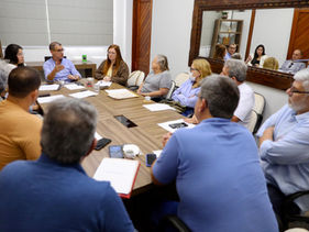 Governo de SJB reforça diálogo com a sociedade sobre erosão costeira em encontro com o SOS Atafona e o grupo Quarenta