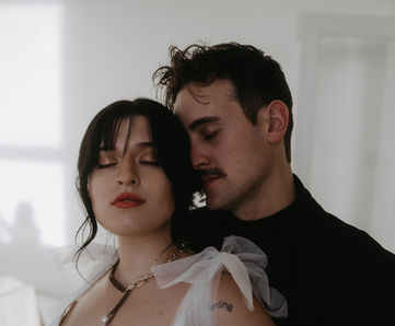 Romantic and Untraditional Wedding Photographer