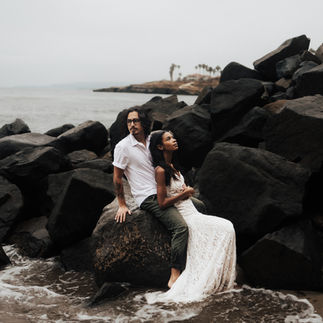Romantic Beachside Wedding photos in San Diego, California at the Sunset Cliffs beach. Lace beach wedding dress. Casual wedding attire