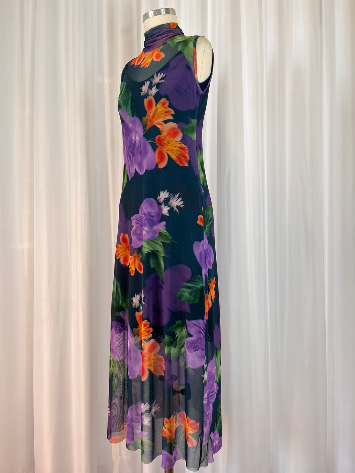 Vestido tule midi estampado gola alta