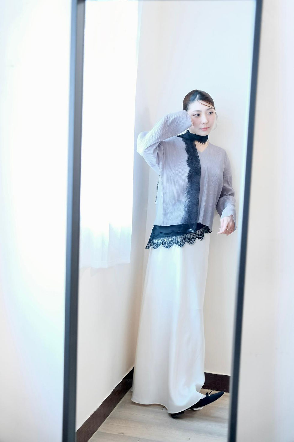 縮圖：Renata glossy light gray skirt 