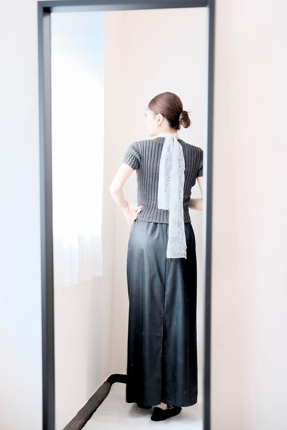 縮圖：Lottie charcoal ribbed v-neck blouse 