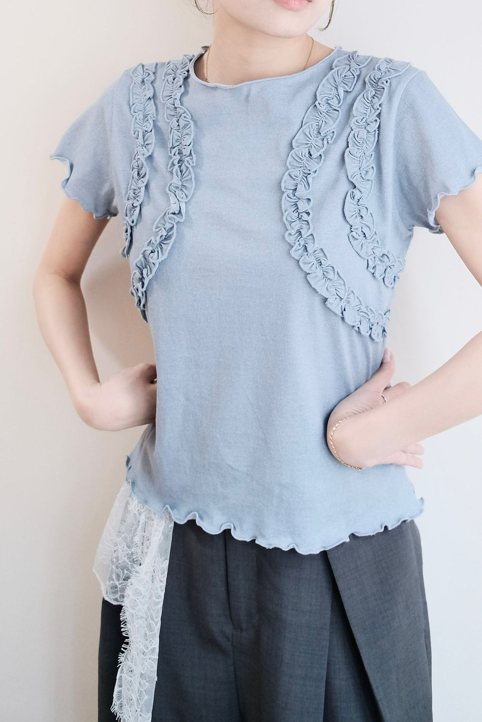 縮圖：Sevyn blue ruffle tee 