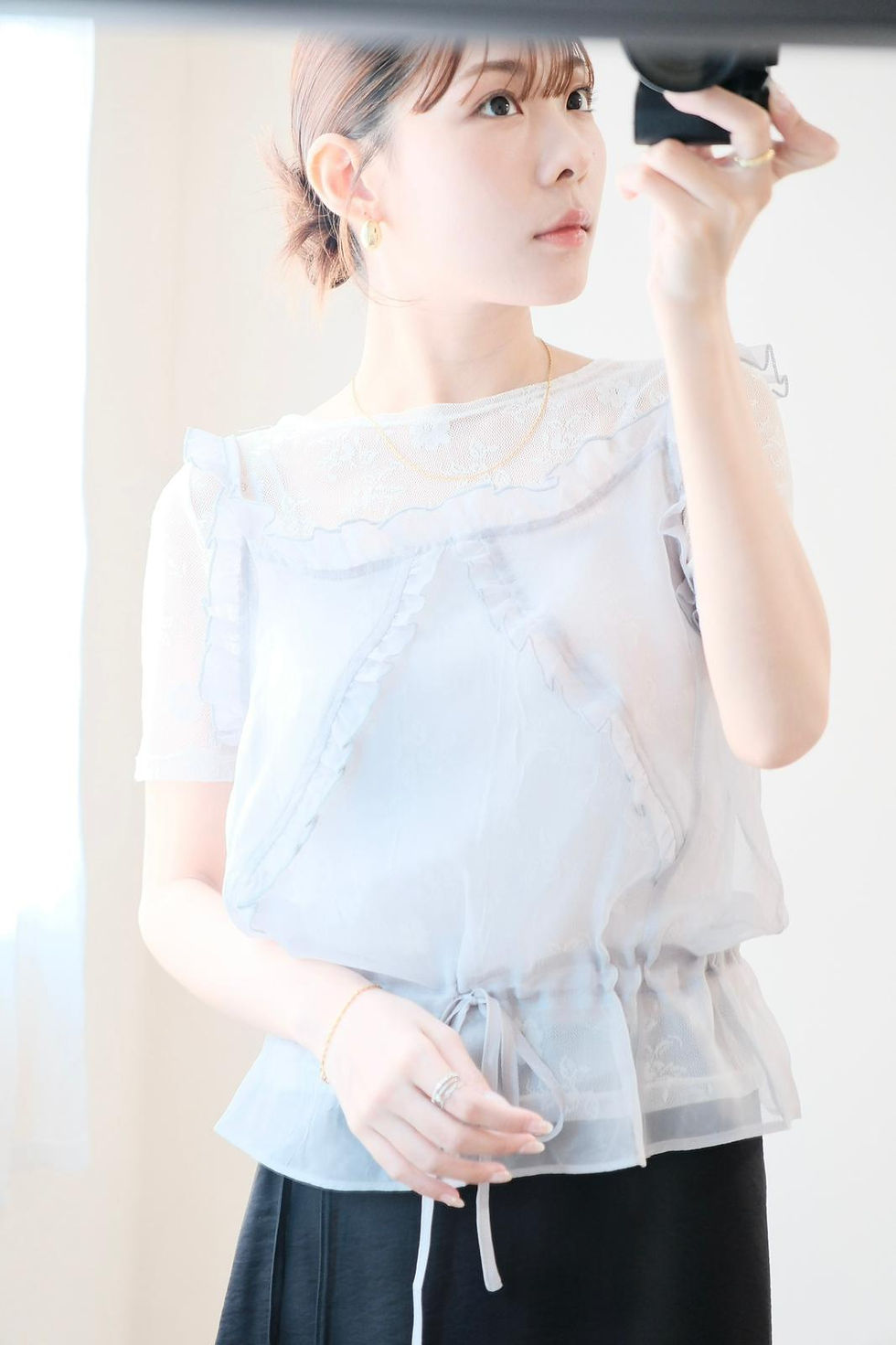 縮圖：Anika ruffle sheer grey vest 