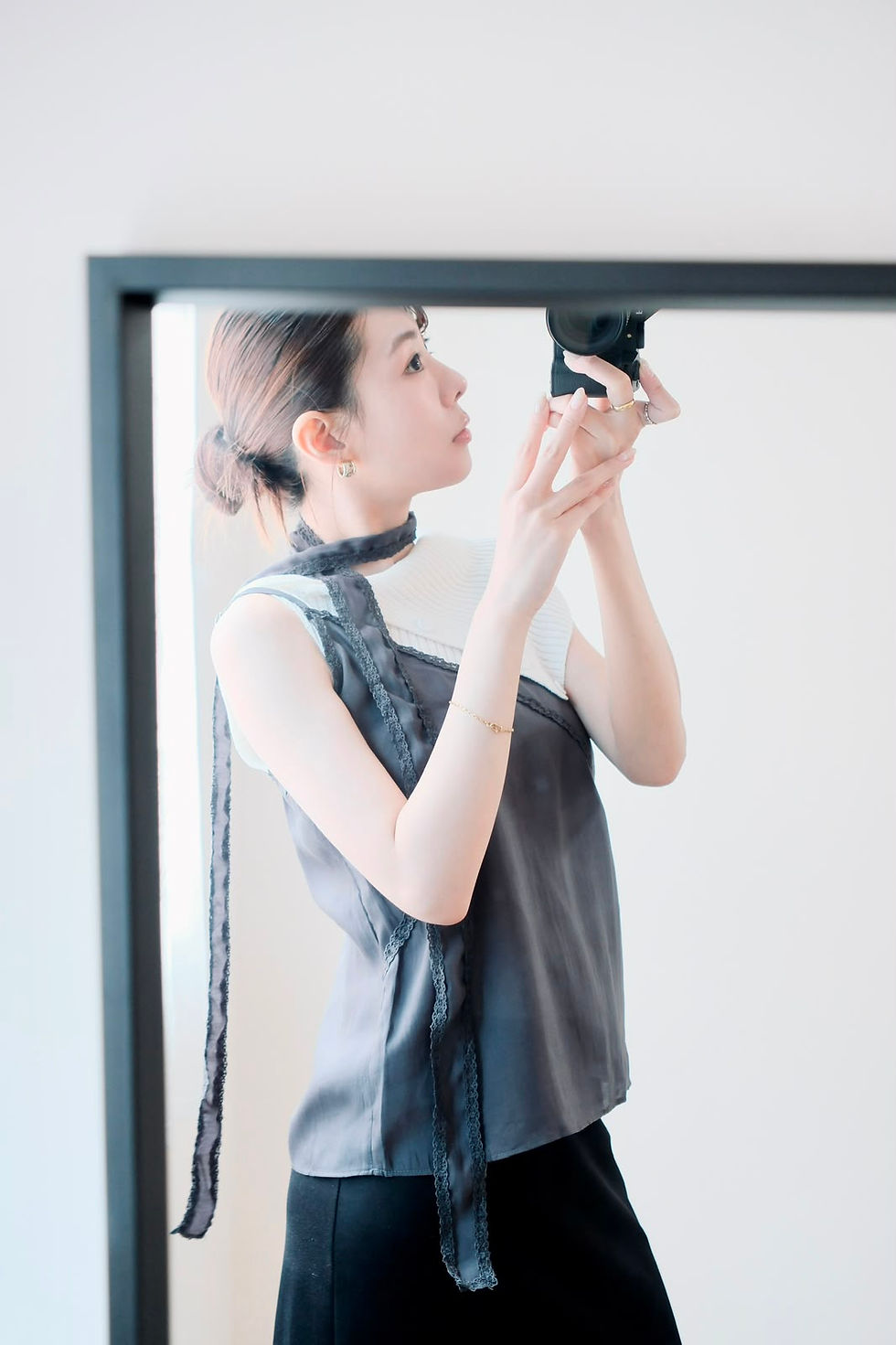 縮圖：Arely white button irregular blouse