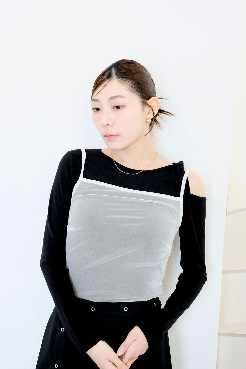 縮圖：Estella white sheer vest