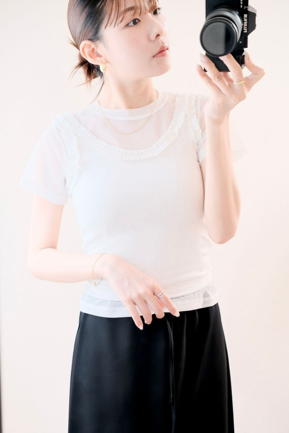 縮圖：Ruffle white vest 