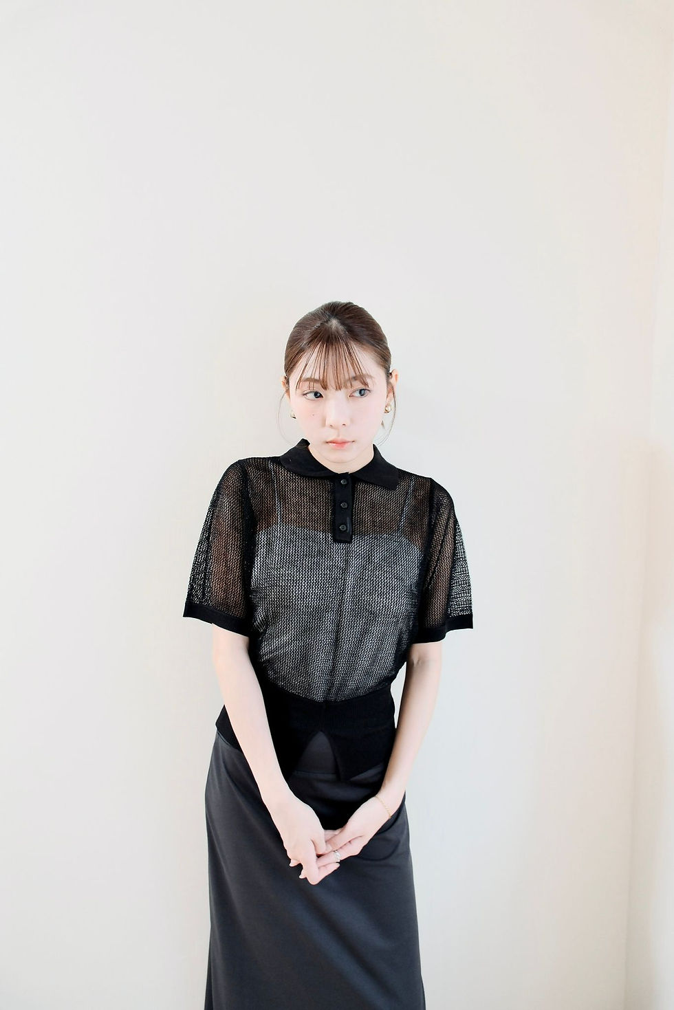 縮圖：Hosiery shinny black polo blouse
