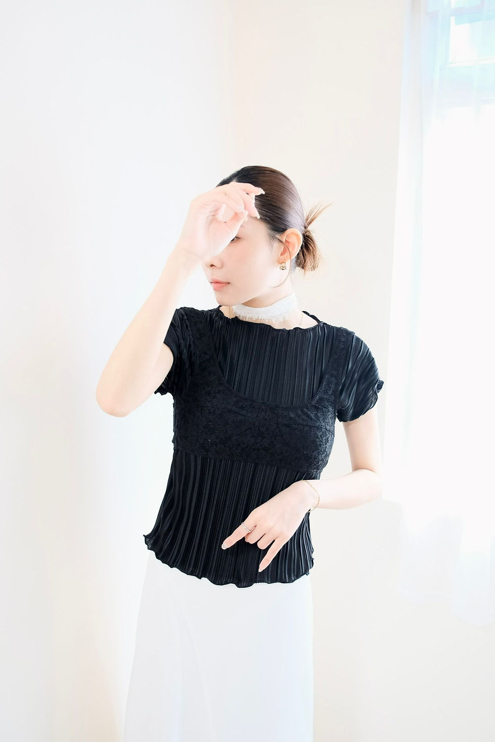 縮圖：Amaia black glossy pleated blouse 