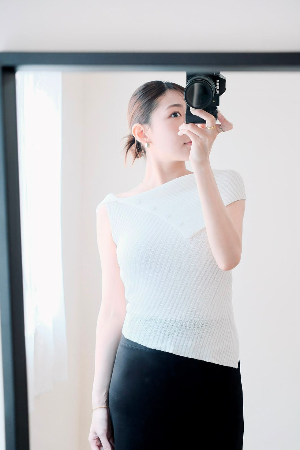 縮圖：Arely white button irregular blouse