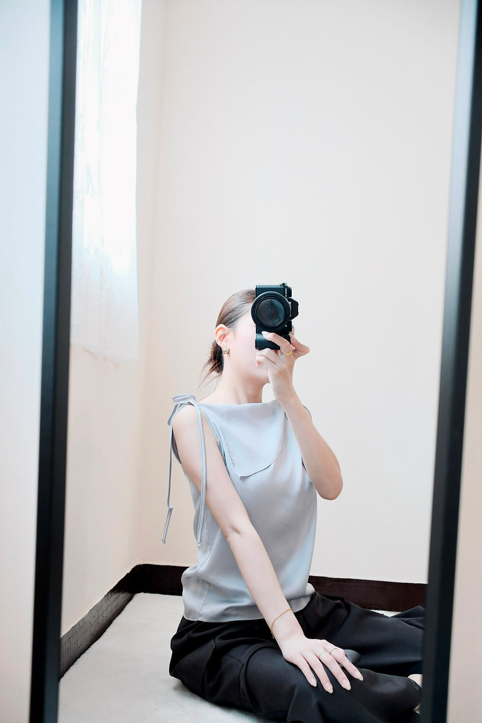 縮圖：Tilly glossy grey vest