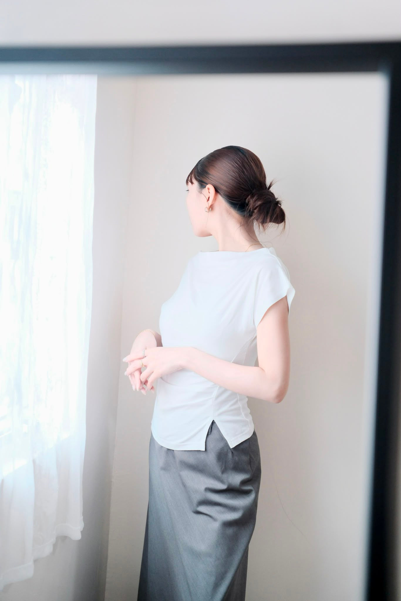 Irregular split white tee