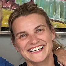 JULIE WEB.png