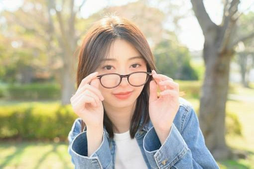 【似合うメガネ選び】骨格タイプ別にご紹介👓