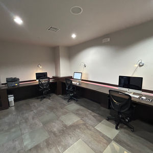 APPLE COMPUTERS WITH PRINTERS FOR YOUR USE