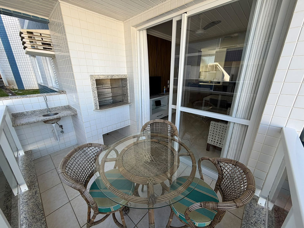 3- BALCON CON PARRILLA