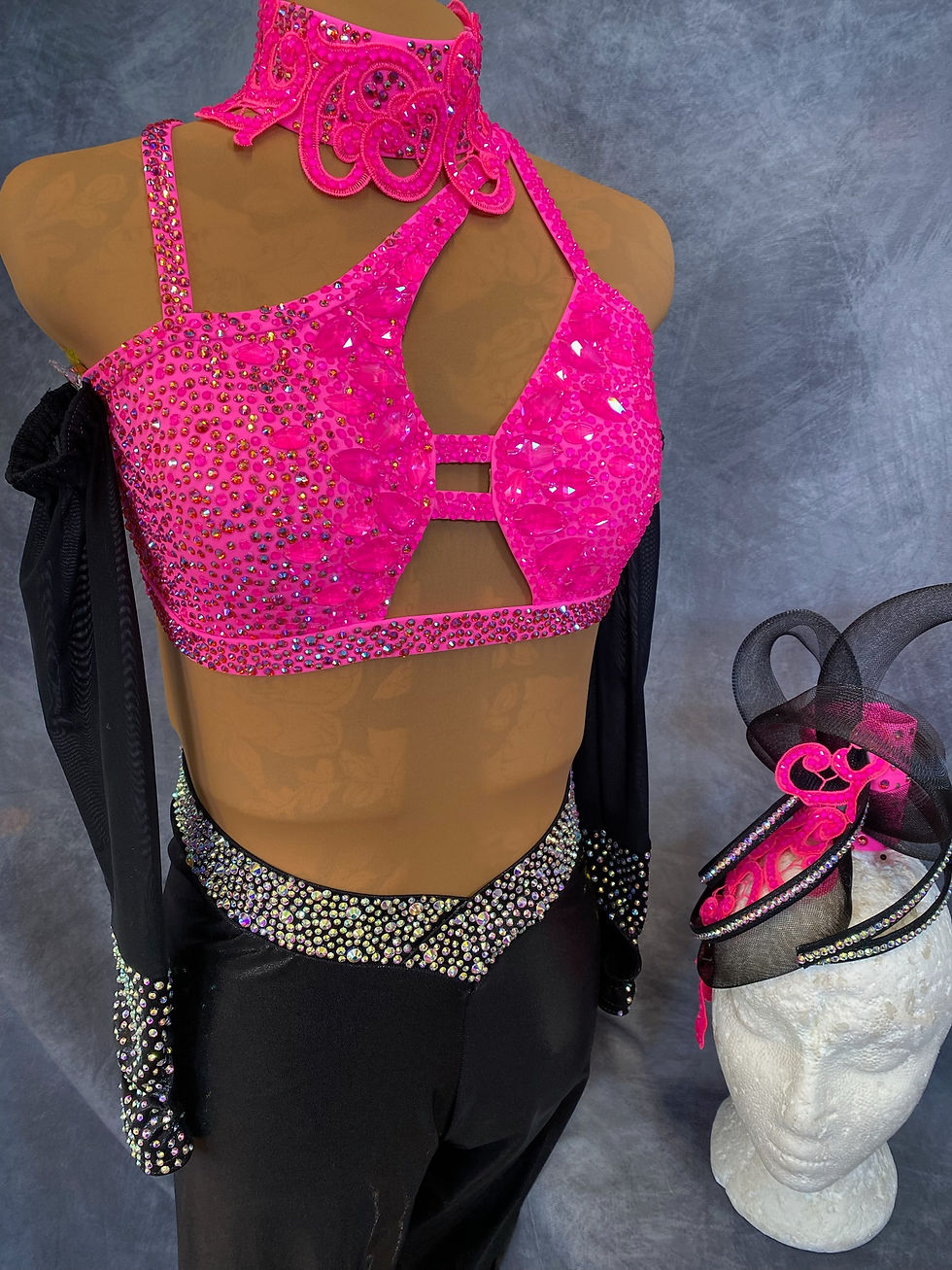DEPOSIT PAYMENT ONLY Age 16-17  Ex Sponsor Costume