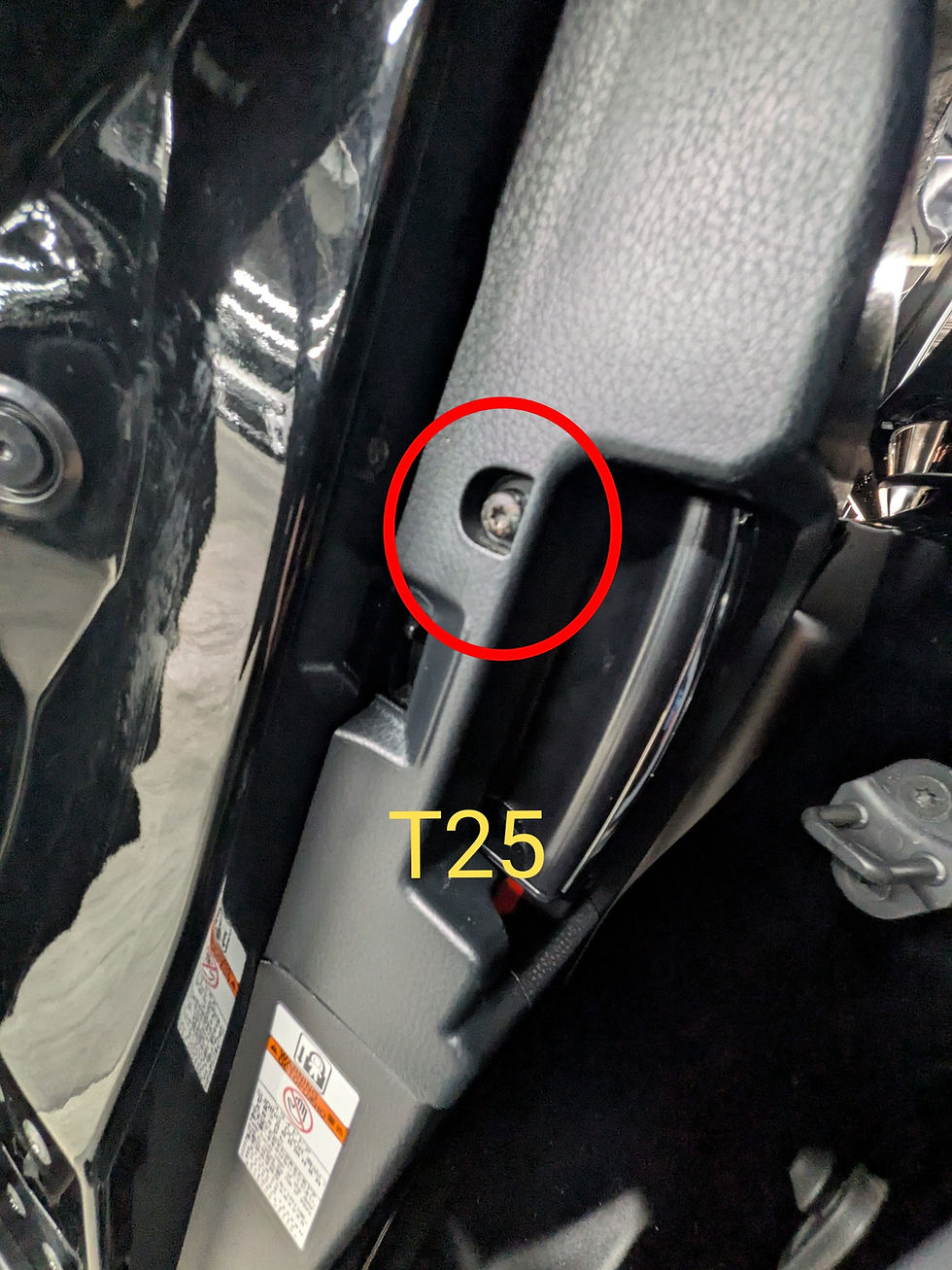 80系VOXY•NOAHスライドドア内張り取り外し2