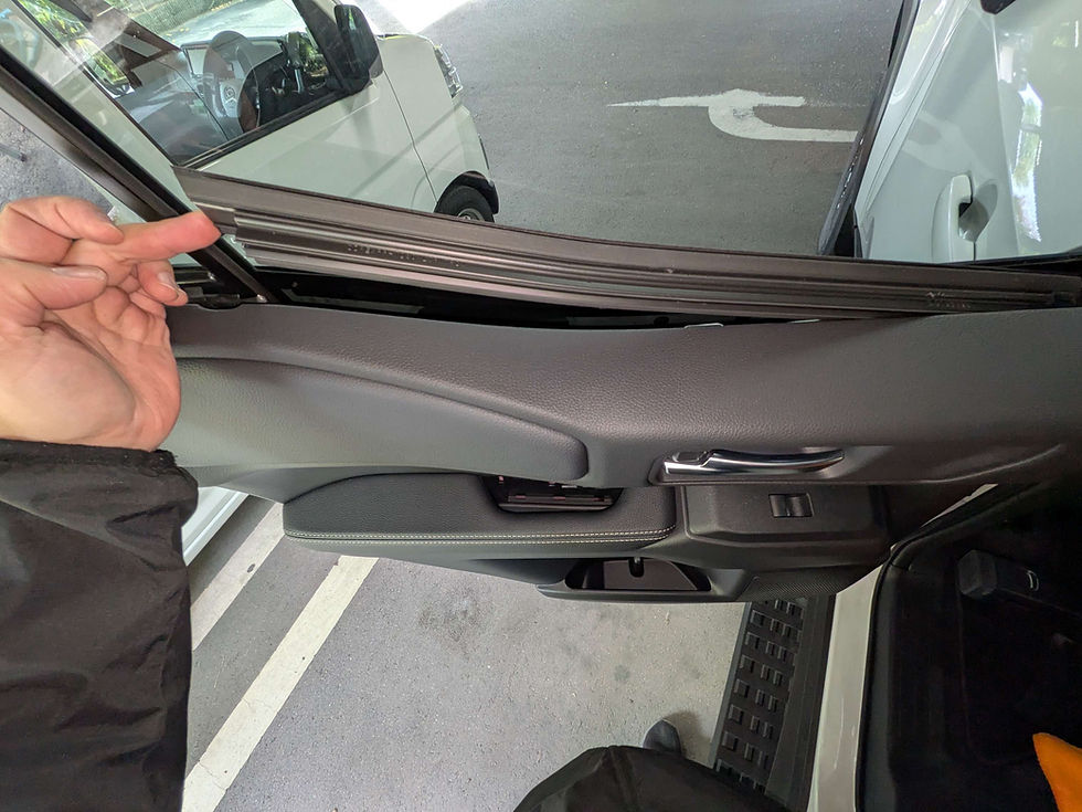 ランドクルーザー250 リアドア内張り取り外し8