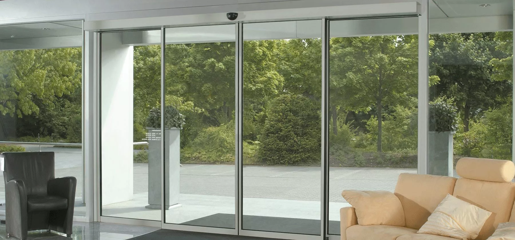 PUERTAS AUTOMÁTICAS DE VIDRIO TEMPLADO