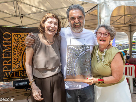 Maria Goretti Maciel recebe o 11º Prêmio Averroes