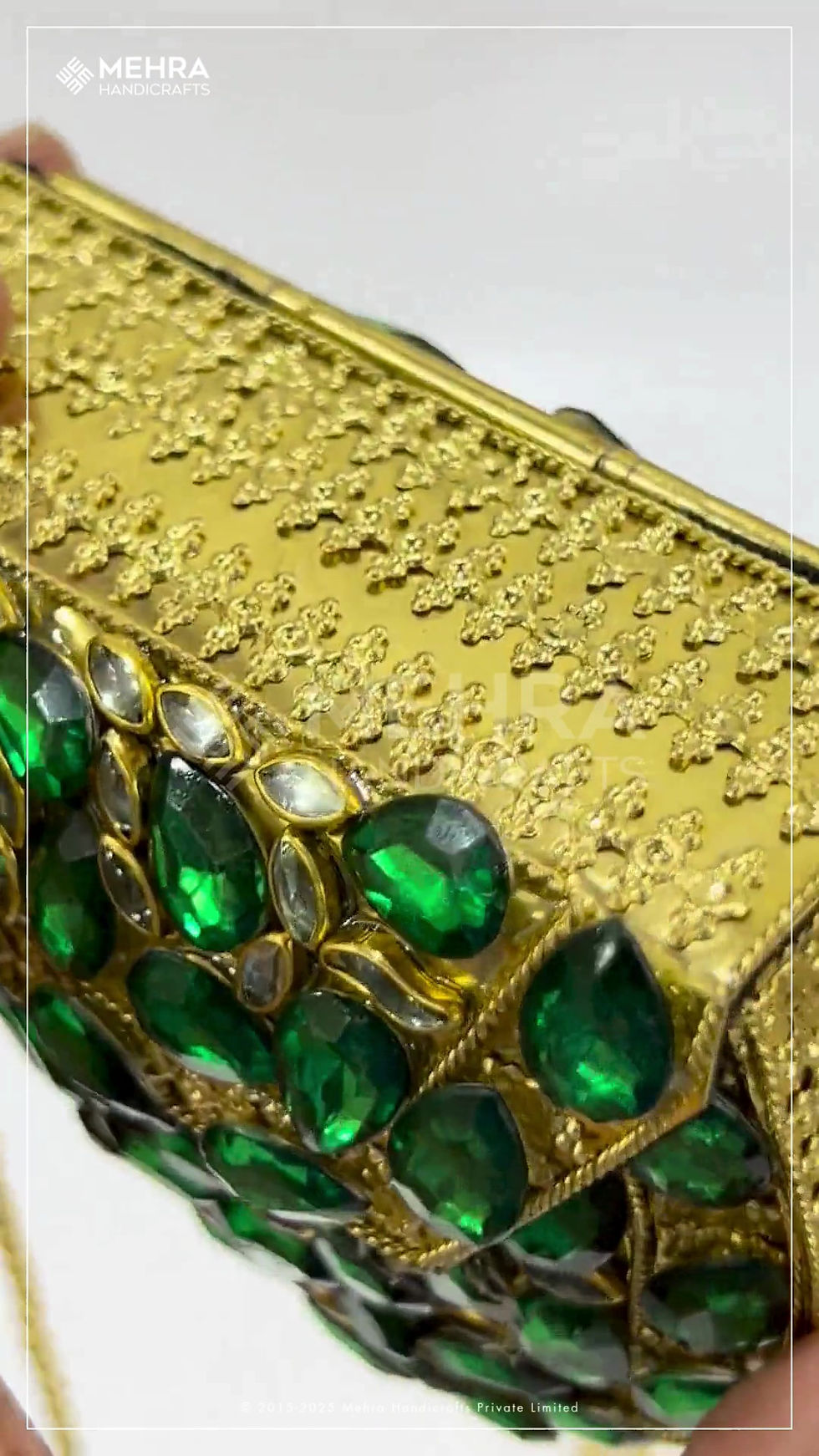 Thumbnail: Luxury Kundan Stone Mosaic Handmade Purse