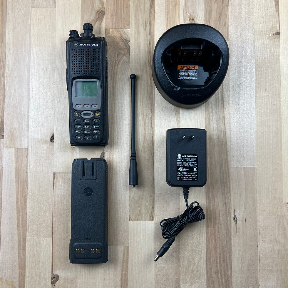 Motorola モトローラ XTS5000 実物 Motorola XTS5000 II VHF P25 Digital Two Way Radio UCM ADP