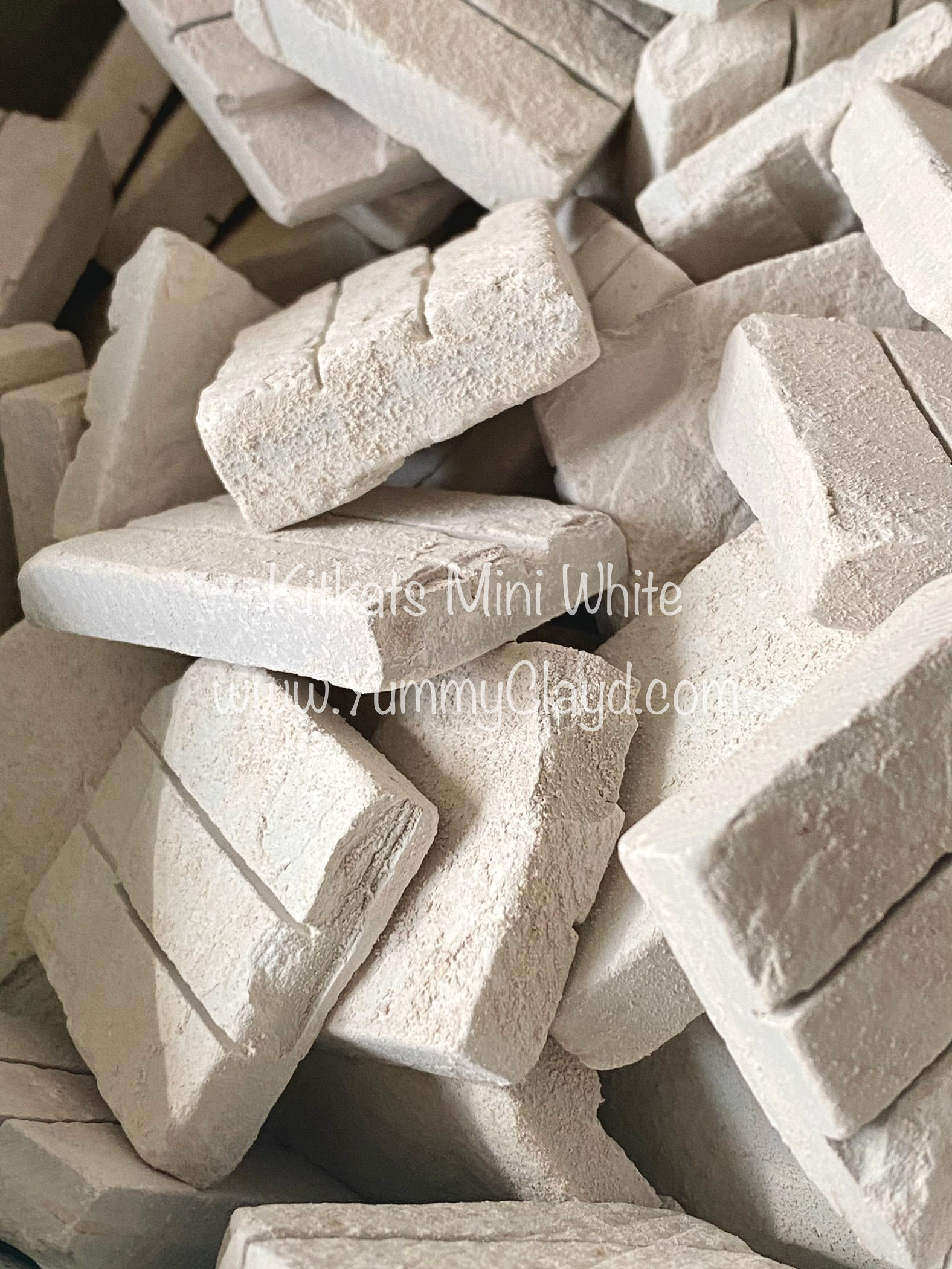 WHITE KITKAT MINI