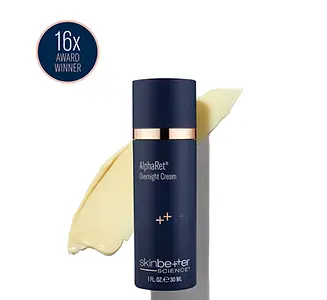 AlphaRet PDP 30 ml Bottle wSmear & Award Left (2000x2000).webp