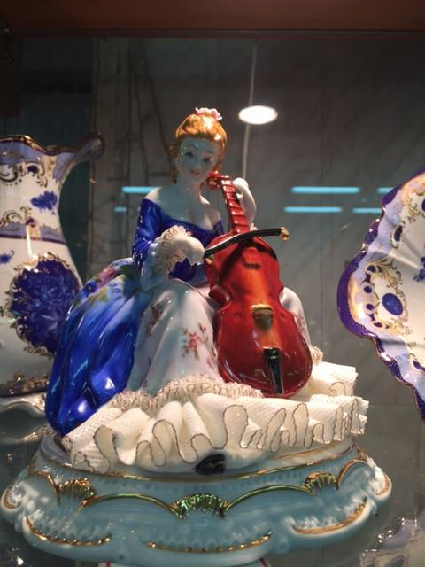 Девушка с виолончелью