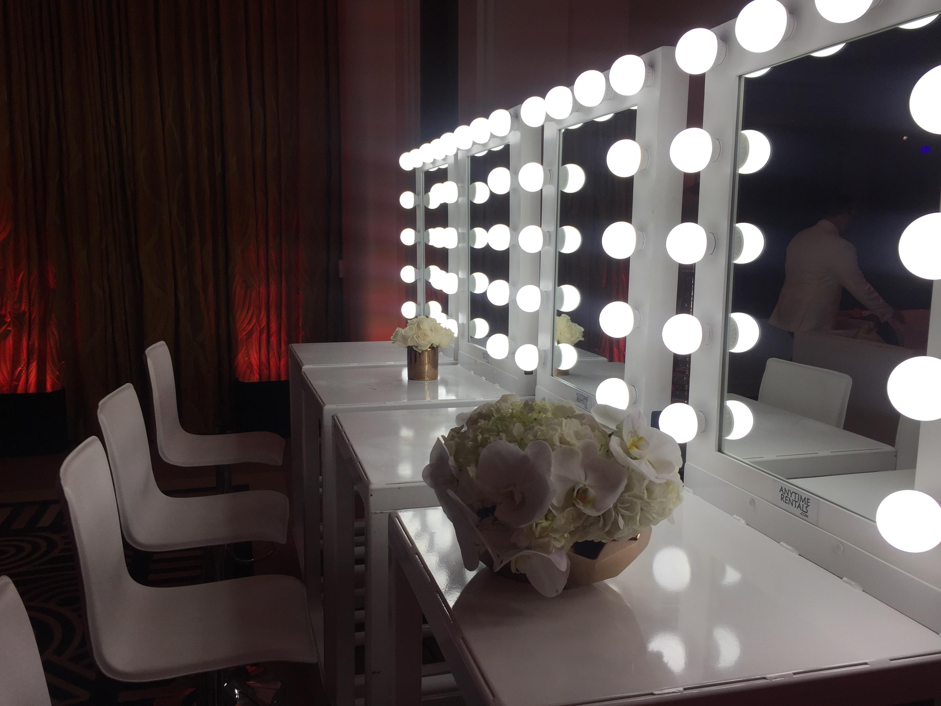MAKE-UP TABLES/VANITY MIRROR RENTALS