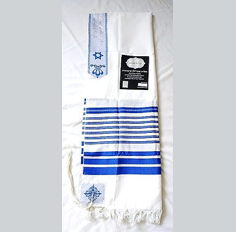 Talit gadol 3_edited.jpg