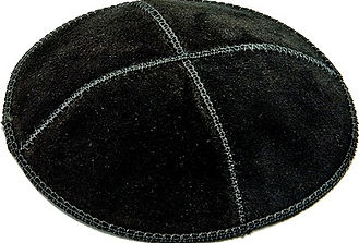 Kipá cuero negra_edited.jpg