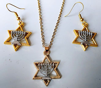 Dije y Aretes Maguen Menoráh_edited.jpg
