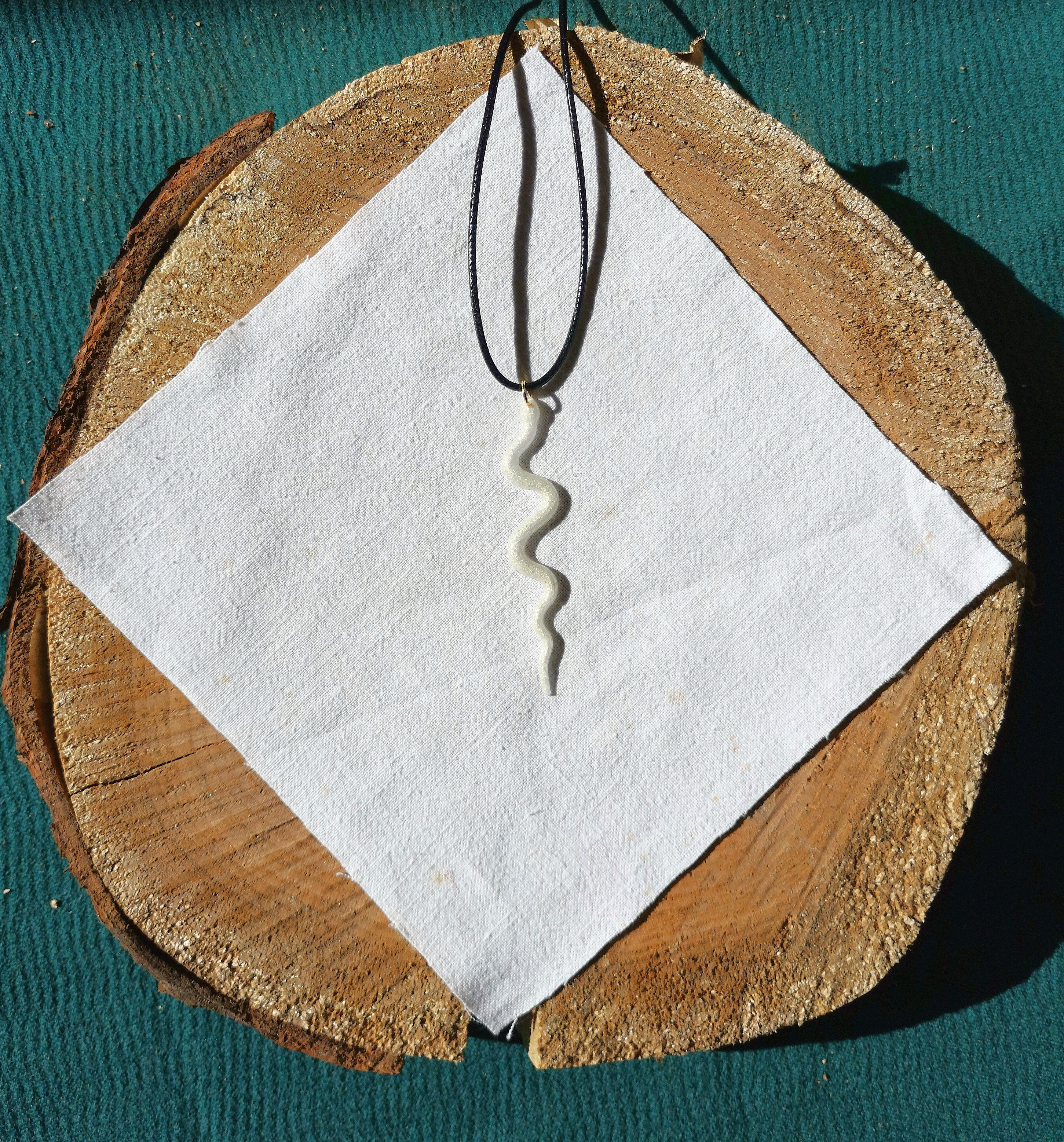 Serpent blanc nacré doré ☀️