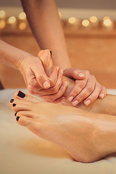 service-reflexology-portrait-3.jpg