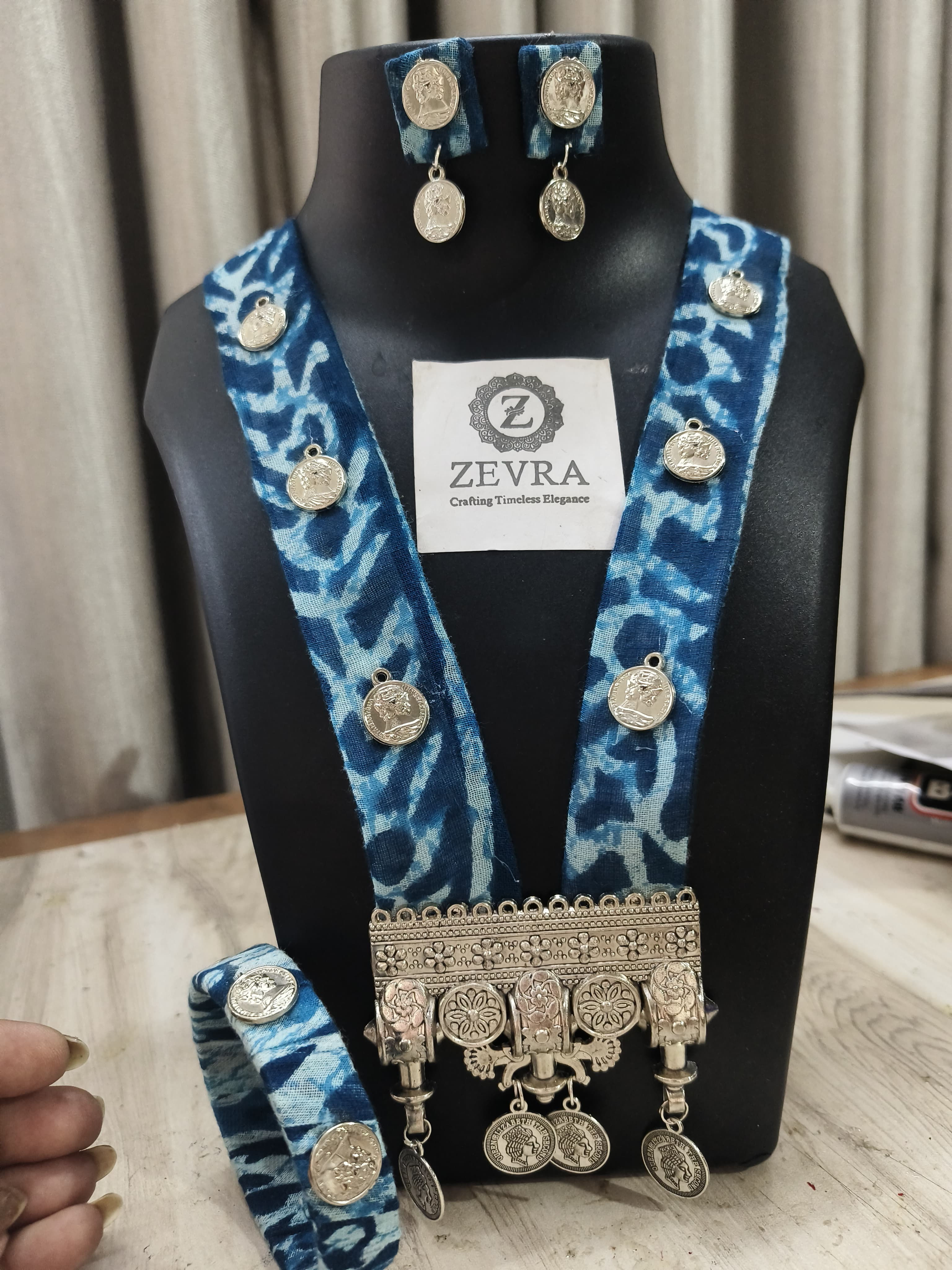 Indigo print pendant set