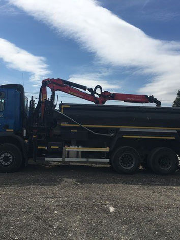 Blue Reynolds Read truck with grabber