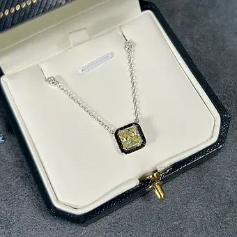 Miniatura: Collar Aries de plata con topacio y zirconias