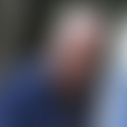 MANUEL CABIESES NOS ALUMBRA EN LA OSCURIDAD