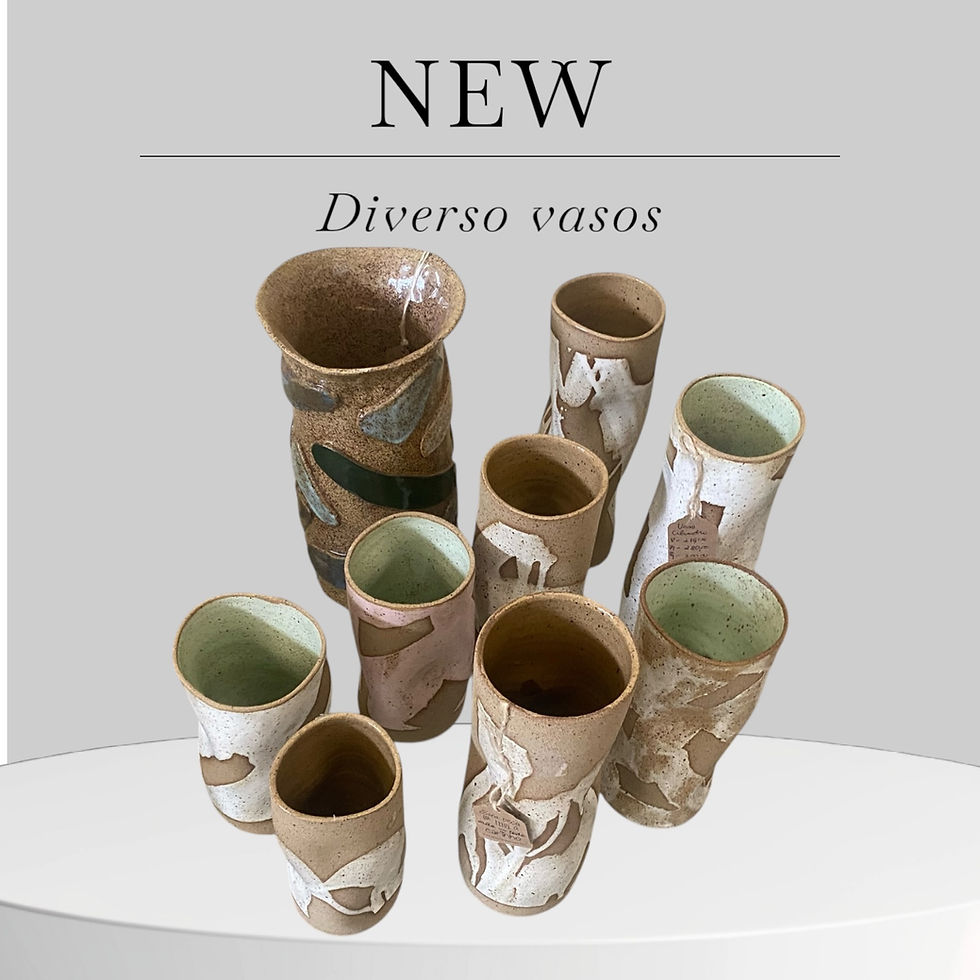 Miniatura: Dupla de Vasos  em tiras , cor branca off , com cerâmica aparente. 