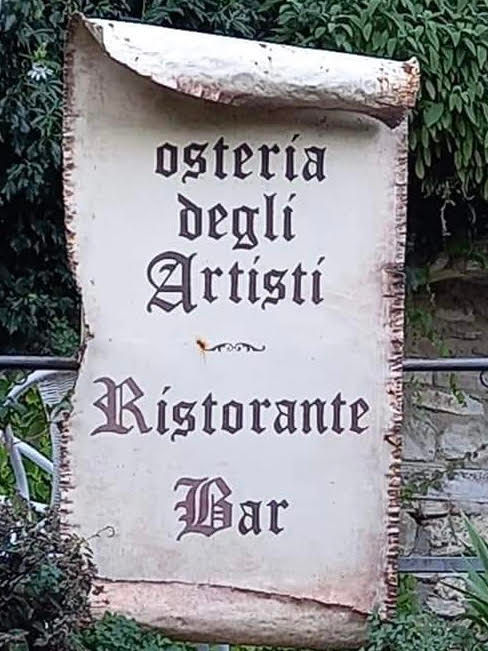 Ingredienti: stoccafisso ammollato 500gr. Patate 400gr. Prezzemolo tritato, Olio extra vergine di oliva Taggiasca, 1 Spicchio d'aglio di Vessalico, Pinoli, e un Tuorlo d’Uovo.