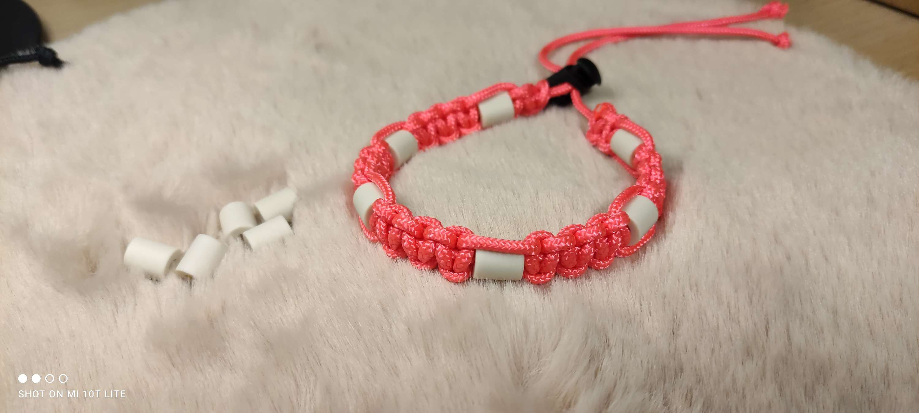 Collier repouss’tiques