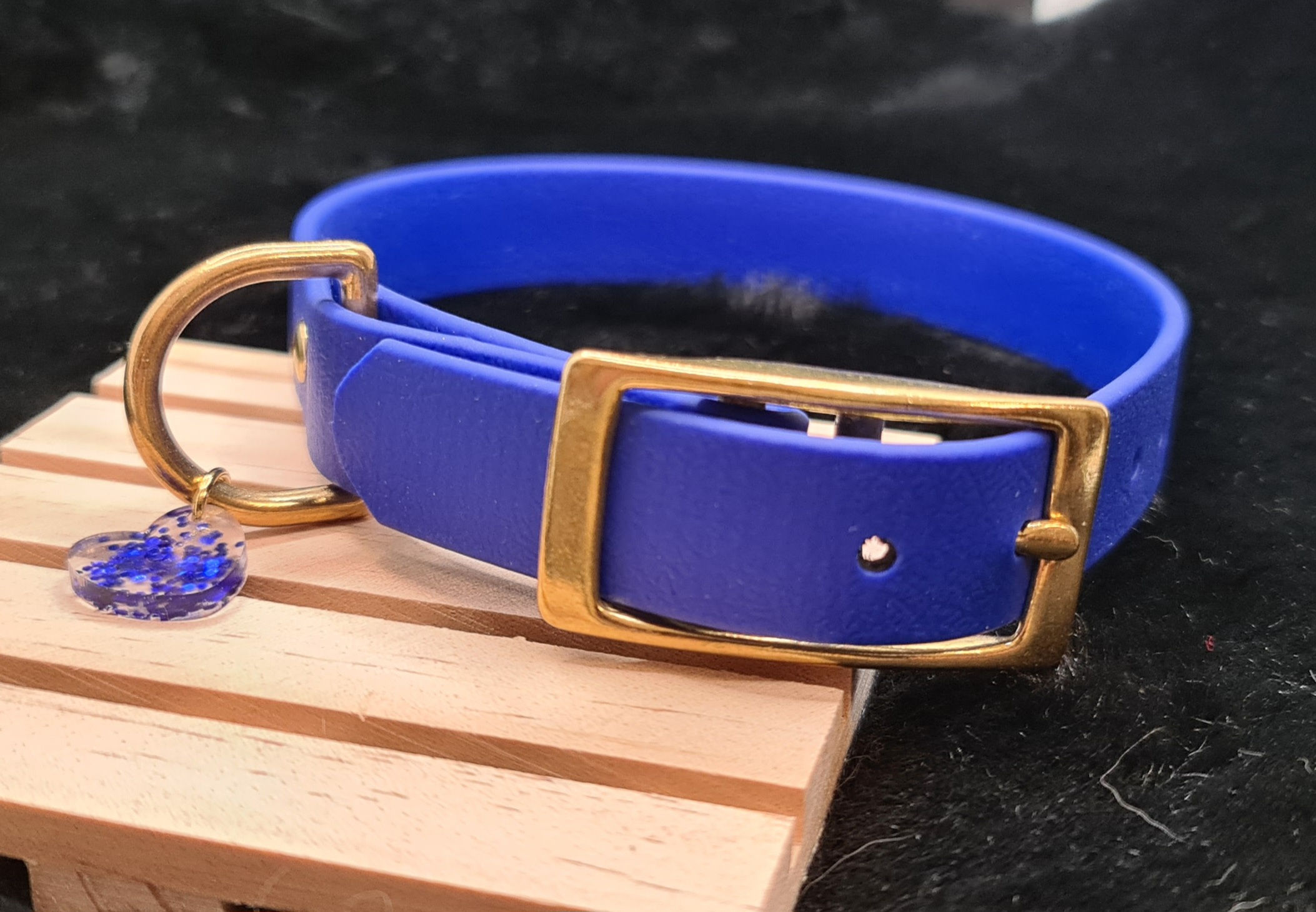 Colliers "simplissime" bouclerie dorée