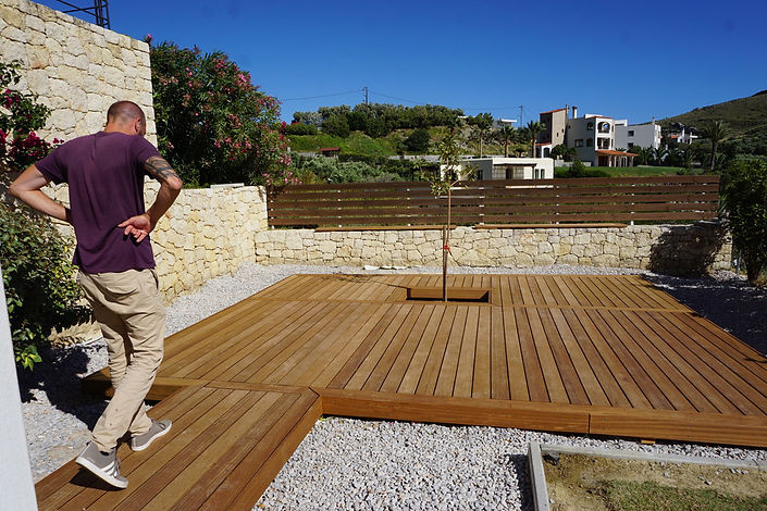 begehung-holzterrasse-aus-ipe-kreta.jpg