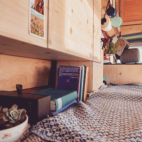 stauraum-camper-van-gemuetlicher-komplettausbau-vw-t4-syncro.jpg