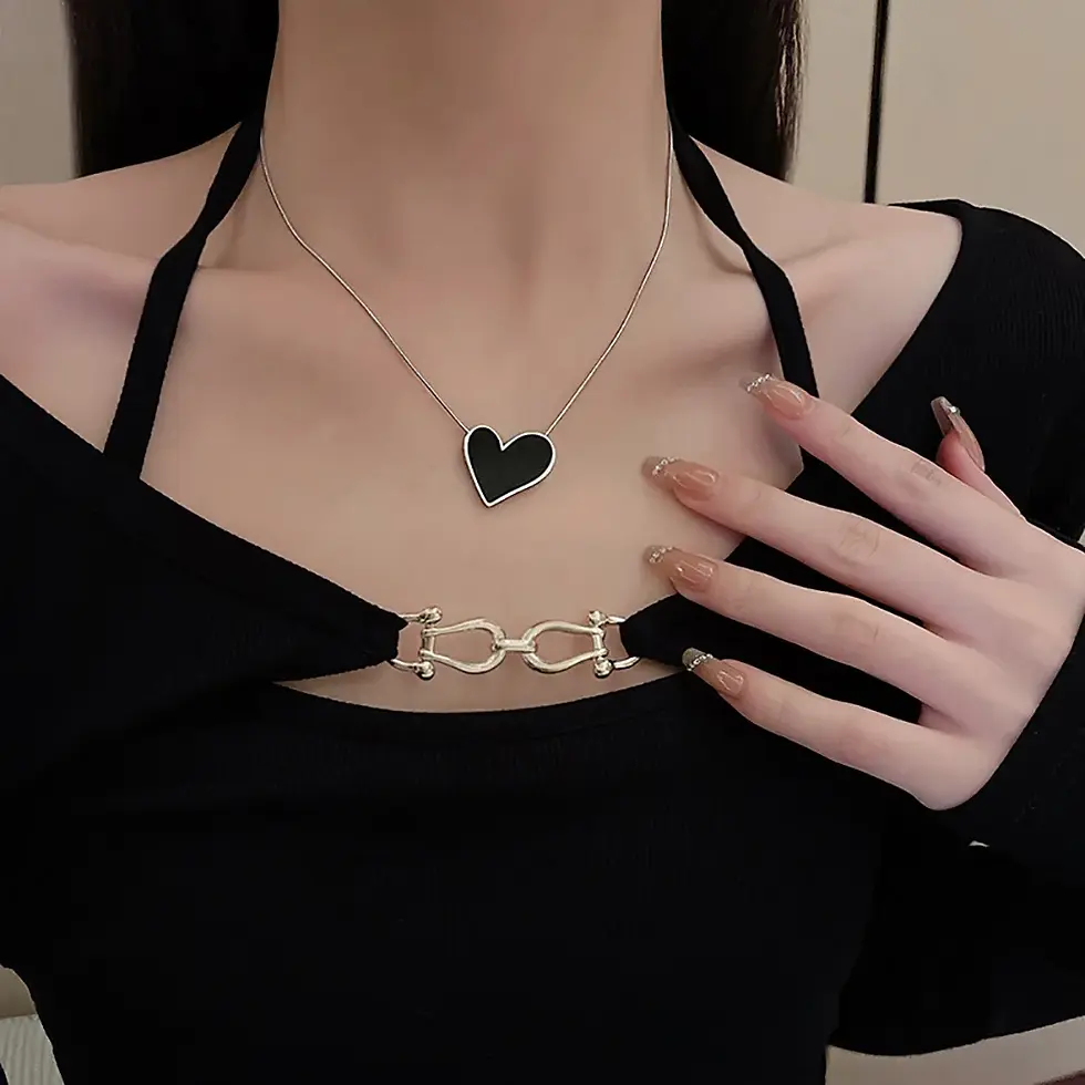 Thumbnail: Vintage Style 18K Gold Plated Irregular Shell Heart Necklace Gift Stainless