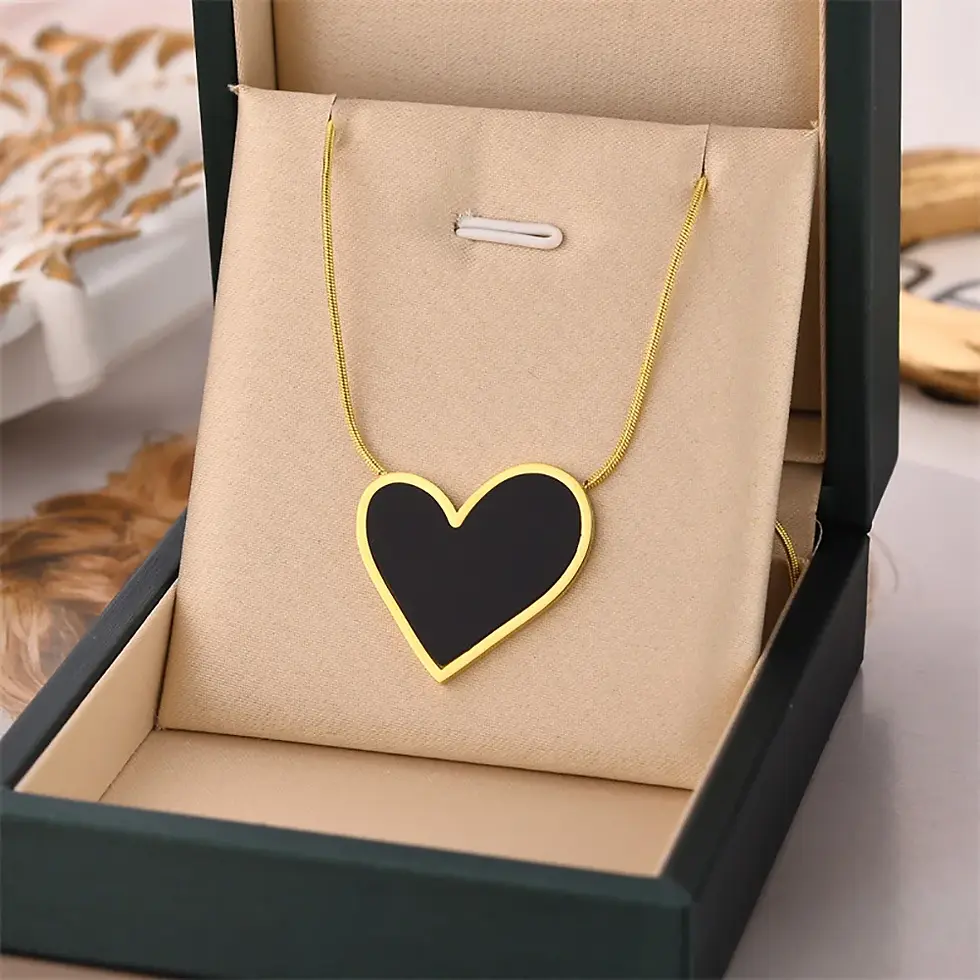 Thumbnail: Vintage Style 18K Gold Plated Irregular Shell Heart Necklace Gift Stainless