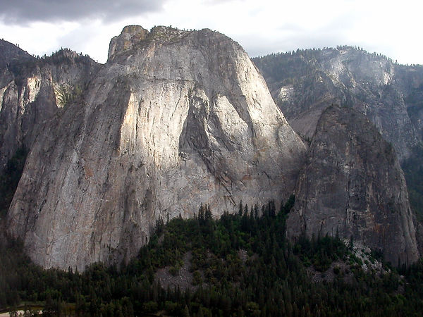 Middle_Cathedral_from_El_Cap.jpg