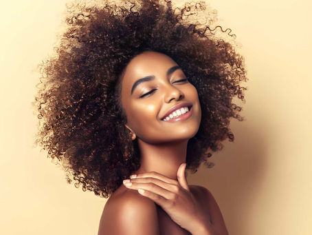 Curly vs Kinky Curly vs Afro Curly Hair: How to Choose Your Best Texture With Deep Curly Hair Inspiration.